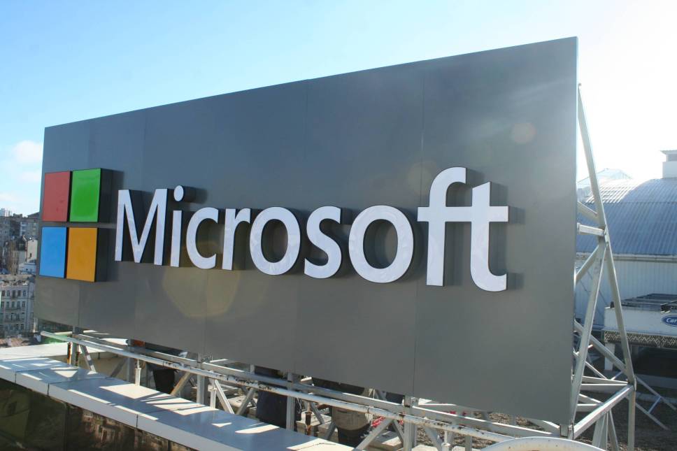 Microsoft - дахові вивіски та рекламні установки